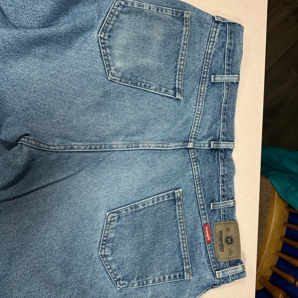 Wrangler Men's Blue Jeans size 42 W 30 L - Picture 3 of 4